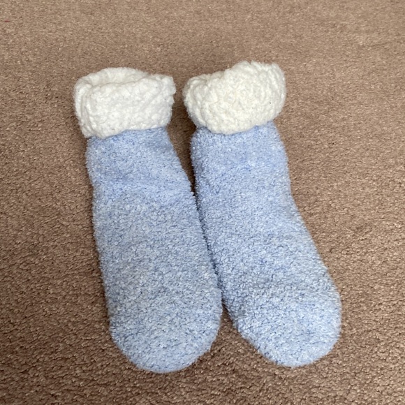 Muk Luks cabin slipper socks - Picture 4 of 6
